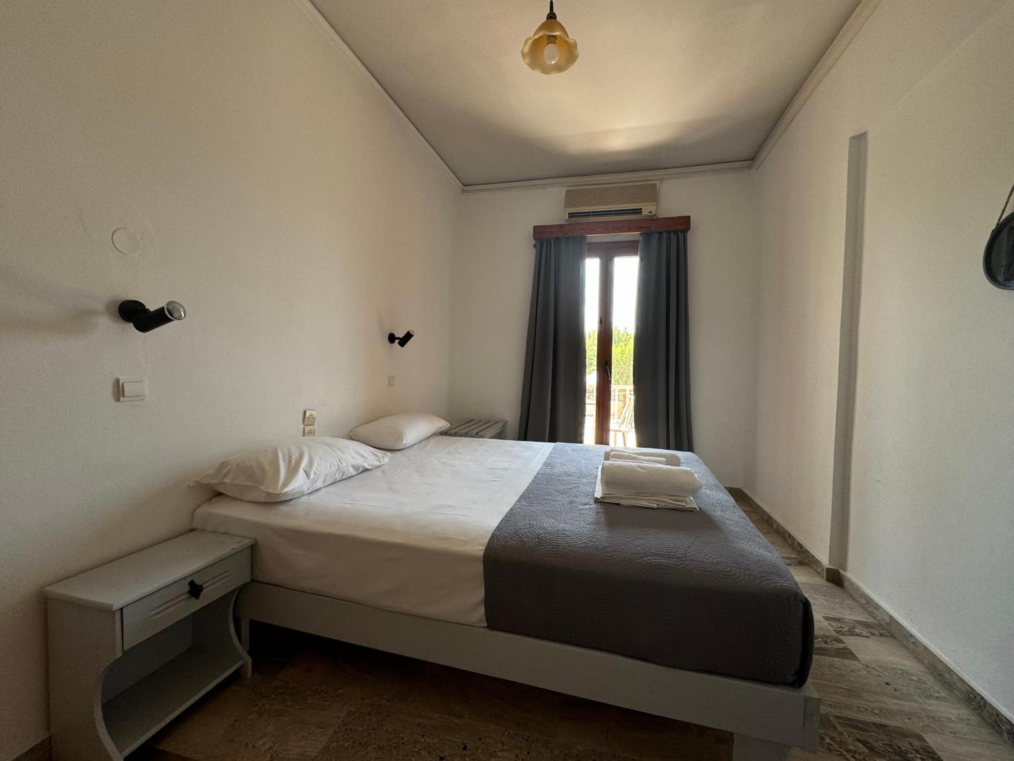 Hotel Zorbas Soúgia Esterno foto