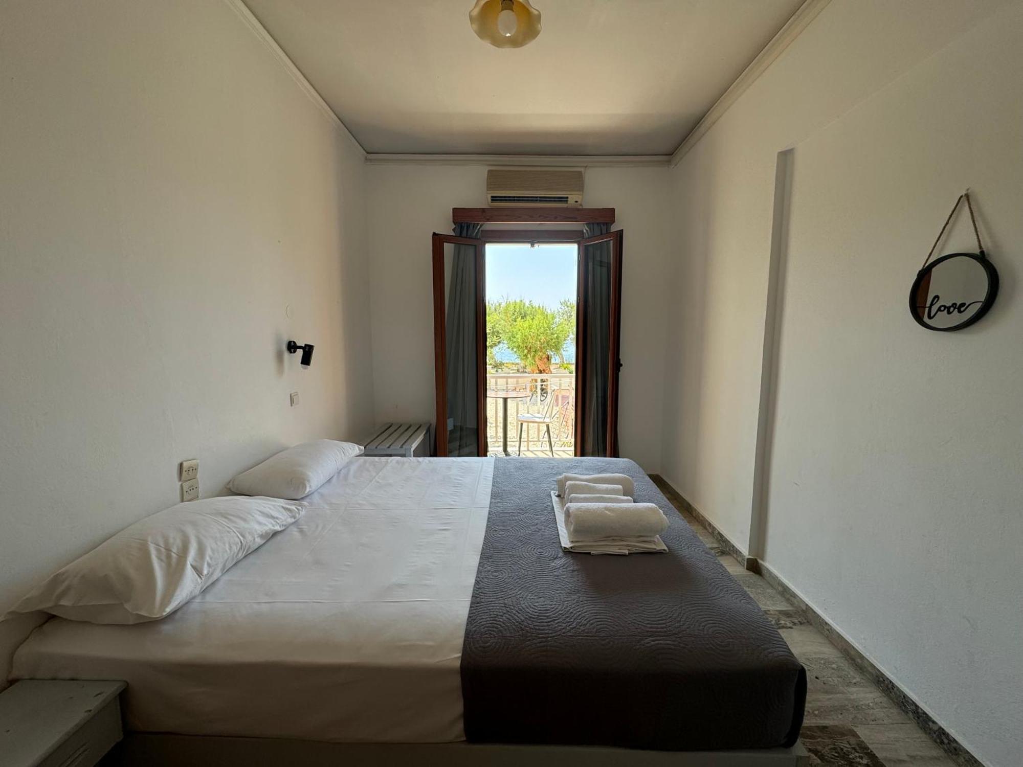 Hotel Zorbas Soúgia Esterno foto