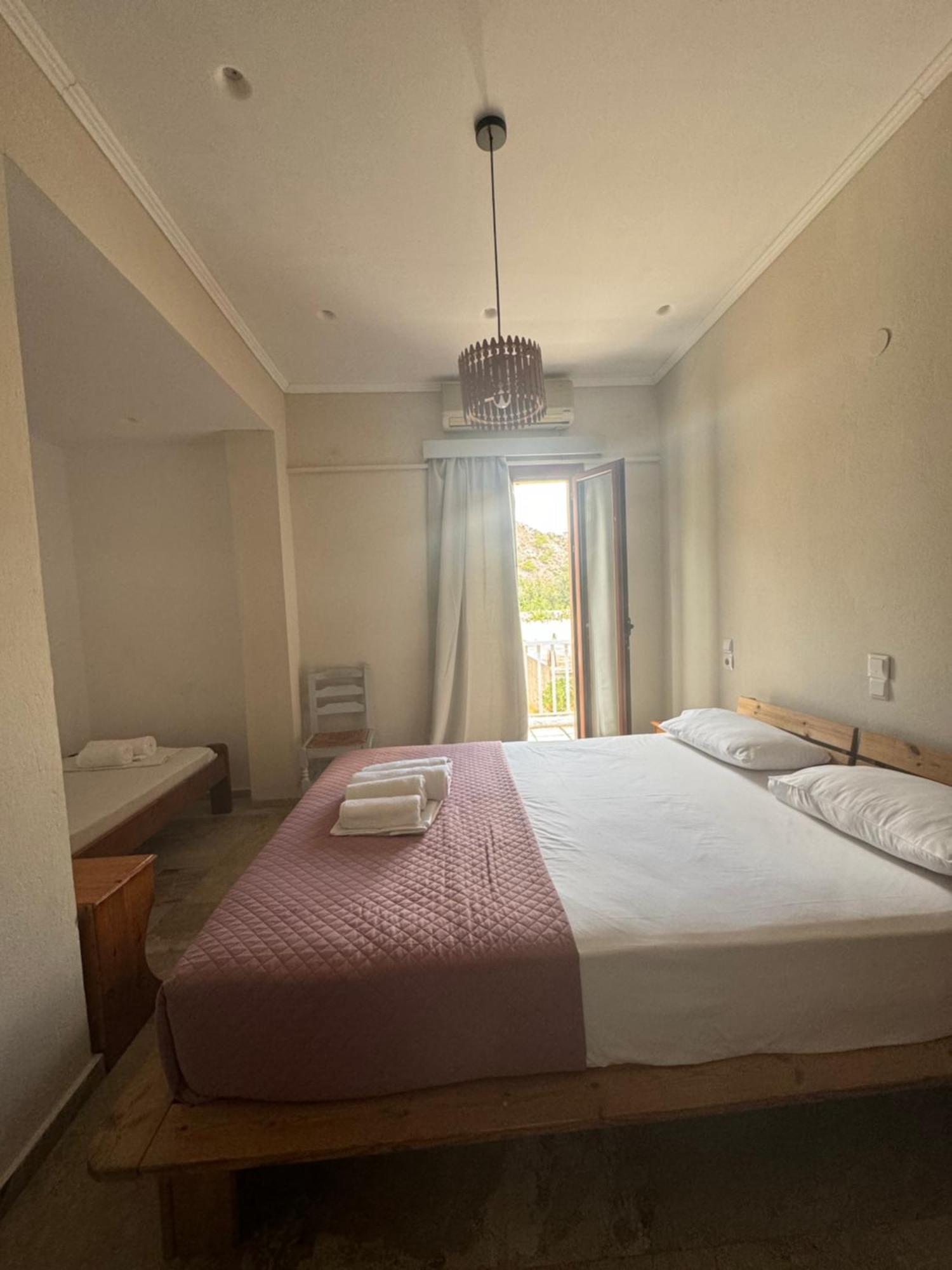 Hotel Zorbas Soúgia Esterno foto