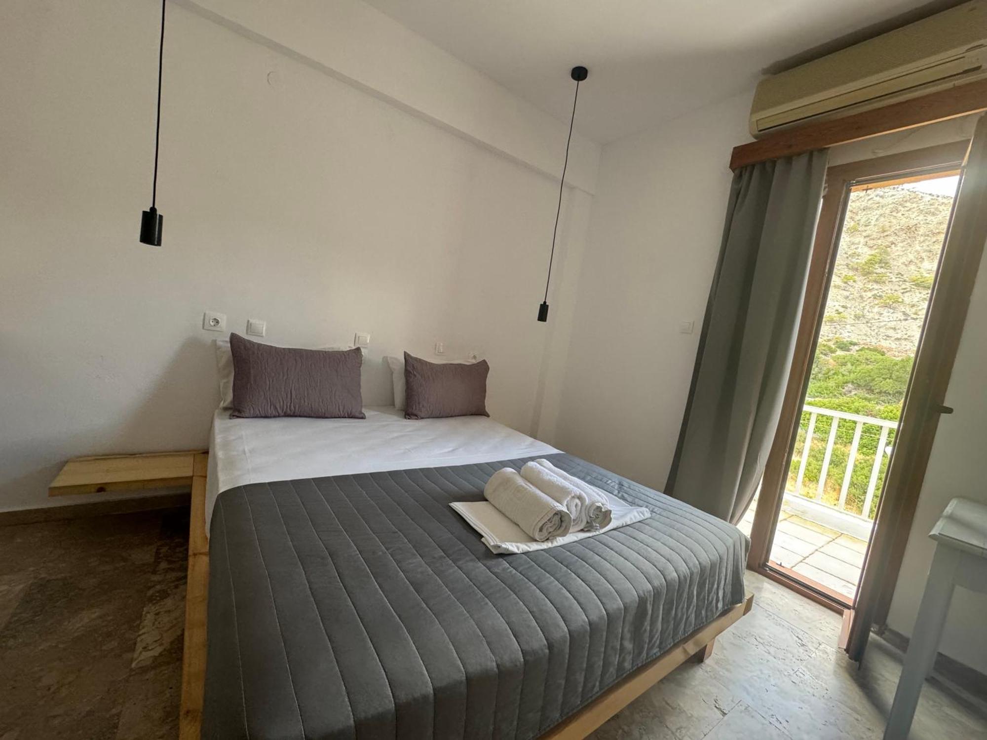Hotel Zorbas Soúgia Esterno foto